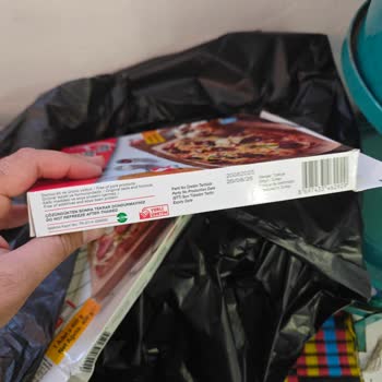 Ürün İçerisinde Bildirilmemiş Ot Bulunan Pizza İçin Ücret İadesi