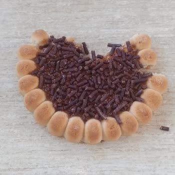 Paketten Çıkan Isırılmış Eti Cin Atıştırmalığı Sağlık Ve Hijyen Endişesi