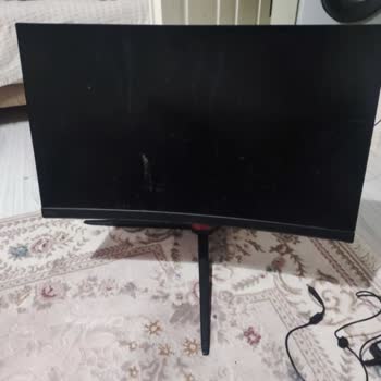 Sürat Kargo’dan Gelen Kırık Monitor İçin Sorumluluk Talebi