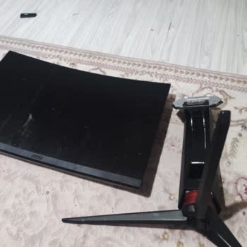 Sürat Kargo’dan Gelen Kırık Monitor İçin Sorumluluk Talebi