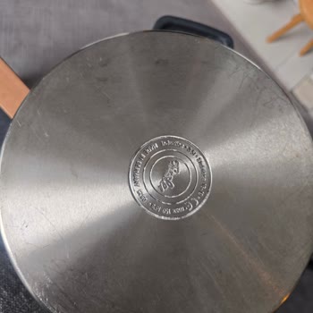 A101 Fissler Düdüklü Tencerelerde Hızlı Kararma Ve İnceleme Sonrası Çizik Ve Çatlak Sorunu