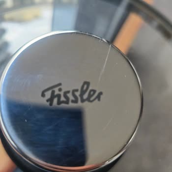 A101 Fissler Düdüklü Tencerelerde Hızlı Kararma Ve İnceleme Sonrası Çizik Ve Çatlak Sorunu