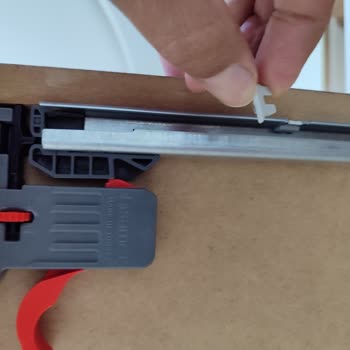 Samet A. Ş Çekmece Raylarındaki Kırılan Plastik Tırnaklar İçin Yüksek Değişim Ücreti