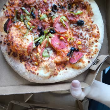 Orta Boy Pizzalarda Soğuk Ve Malzeme Eksikliği Şikayeti