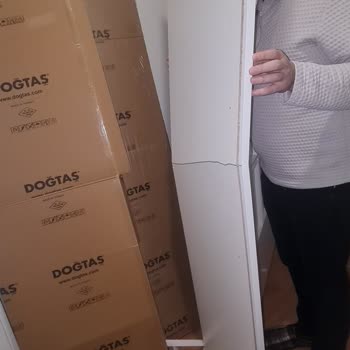 Teslimat Gecikmesi Ve Kırık Gardırop Parçasının Uzun Sürede Çözülmemesi