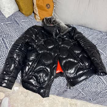 Lufian Montunda Delik Ve Tüy Sızıntısı, Garanti Reddi Ve İlgisiz Müşteri Hizmetleri