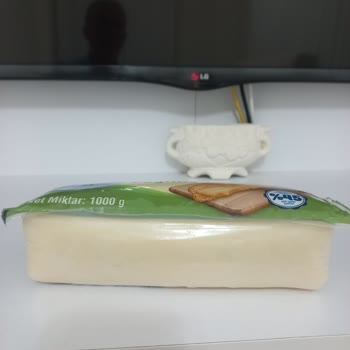 Şişmiş Kaşar Peynirine Fiş Olmadan Değişim Reddedildi