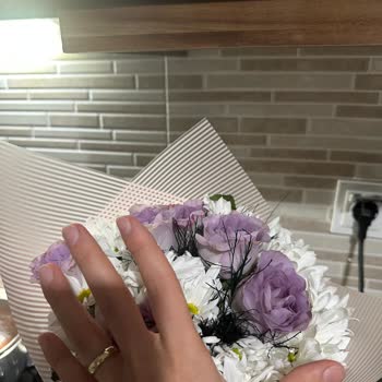 Görselle Uyuşmayan Solmuş Ve Eksik Buket 1100 TL İade Talebi