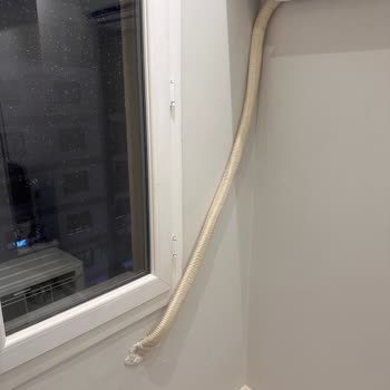 İzmir'de Hatalı Klimanın Montajı Ve Duvar Zararları