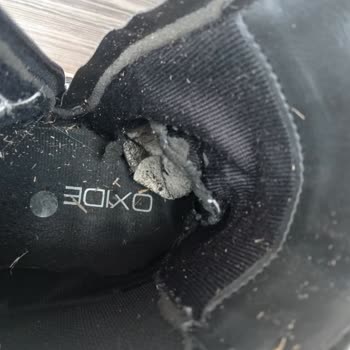 Iğdır Merkez FLO Mağazasından Su Sızdıran Ve Deforme Olan Bot İçin Ücret İadesi Talebi