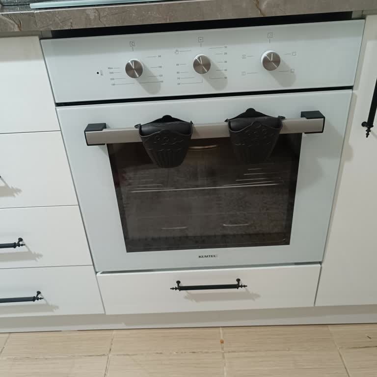 Kumtel Turbo Cam Ankastre Fırını Aşırı Buhar Vererek Dolapları Zarar Veriyor