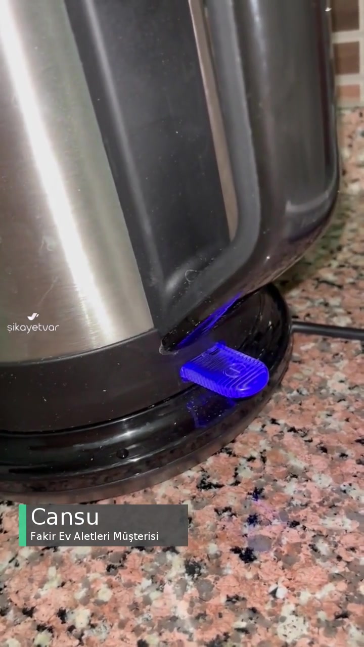 Fakir Selftea Çaycı Çayı Demlemiyor, Işık Olduğu Yerden Su Akıtıyor! videonun kapak resmi