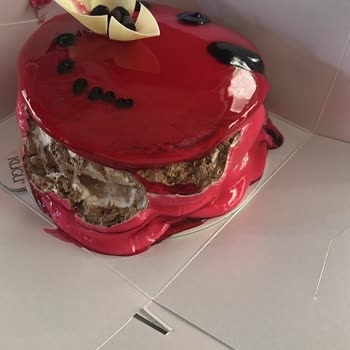 Erimiş Pasta Teslimatı Ve Müşteri Suçlamalarına Karşı Özür Talebi