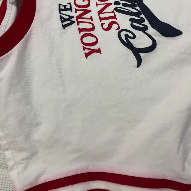 Mavi Mağazasından Alınan 900 TL'lik Tişört İki Yıkamada Renk Soldu