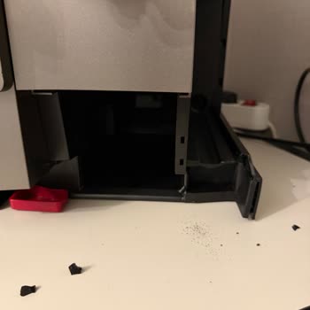 Media Markt Panora'dan Gelen Servis Sonrası Kırık Delonghi Kahve Makinesi Değişimi Talebi