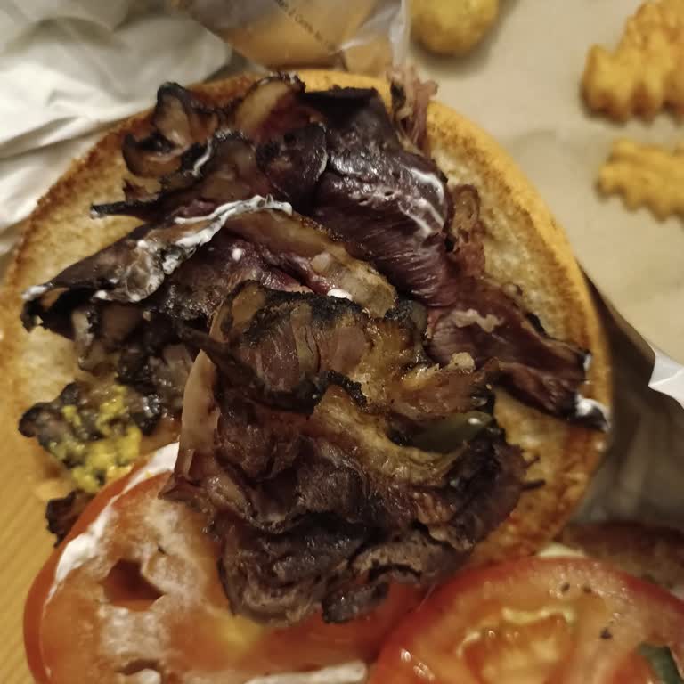 Yanmış Biftek Sandviçi Ve Roast Beef İçin Tam İade Talebi