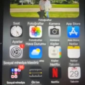 iPhone Ekranı Açtığım Zaman Harfler Çift!