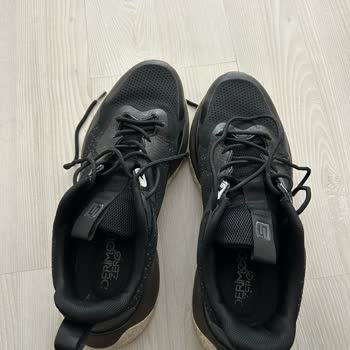 Derimod Zero Erkek Sneakers Hızla Deforme Olup Yırtıldı