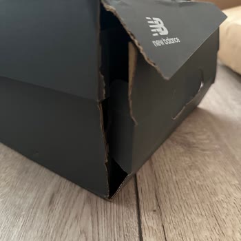 Hepsijet Kargo Ve SuperStep Paketleme Hatası Nedeniyle Ayakkabı Hasar Gördü Ve Telafi Bekliyor