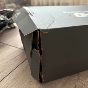 Hepsijet Kargo Ve SuperStep Paketleme Hatası Nedeniyle Ayakkabı Hasar Gördü Ve Telafi Bekliyor