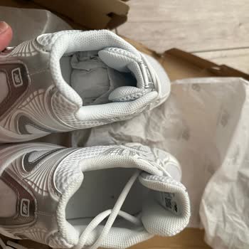 Hepsijet Kargo Ve SuperStep Paketleme Hatası Nedeniyle Ayakkabı Hasar Gördü Ve Telafi Bekliyor