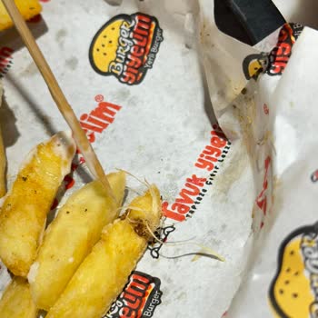 Filizlenmiş Patatesle Karşılaştık, Hamburger Ve Patatesi Yiyemedik