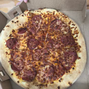 Geç Teslim Soğuk Ve Az Malzemeli Pizzalar İade Bekliyorum