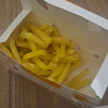 Burger King Siparişimde Yanlış Burger, Eksik Malzeme Ve Küçük Patates: Ücret İadesi Talebi