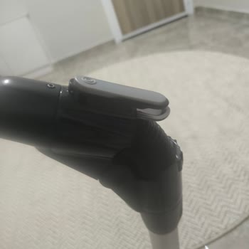 Bosch Unlimited 7 Dikey Süpürge Boru Kilidi Normal Kullanımda Kırıldı