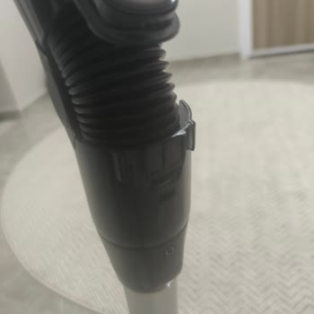 Bosch Unlimited 7 Dikey Süpürge Boru Kilidi Normal Kullanımda Kırıldı