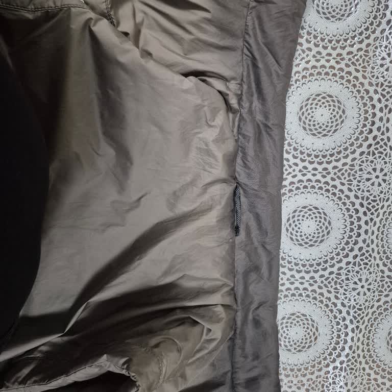 Yeleğin Yakasında Ani Kararma Ve Değişim Reddi