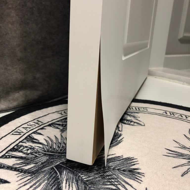 Variodor Kapısının Kaplama Kısmı Kendi Kendine Açılıyor Ve Ücretsiz Onarım İsteniyor