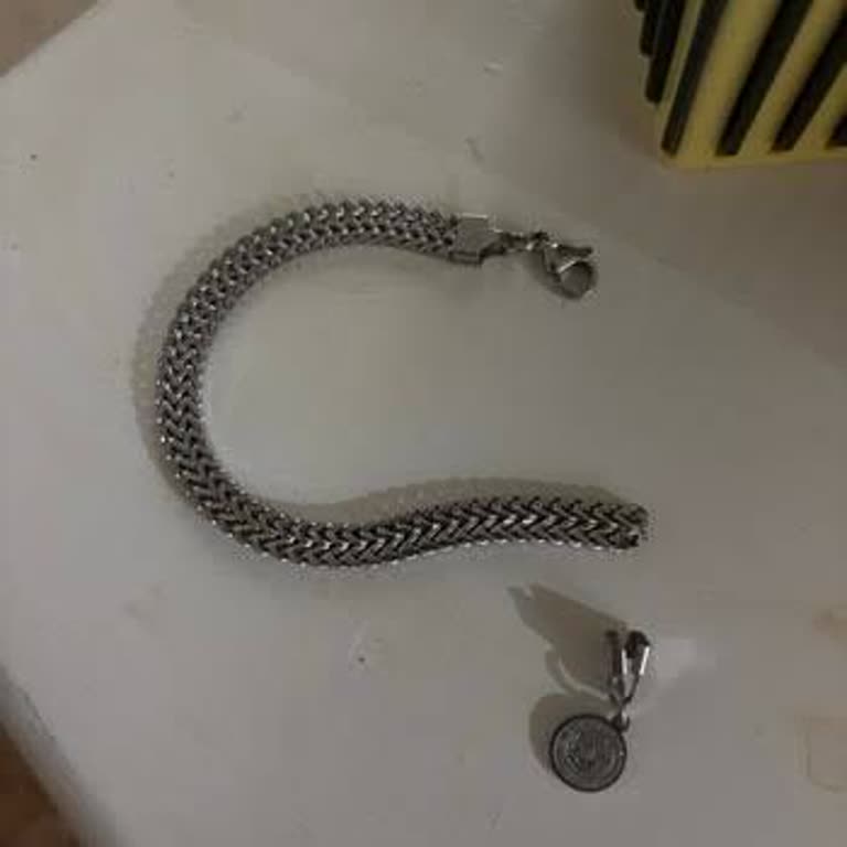 Kısa Sürede Kırılan Çelik Bileklik Değişim Talebi