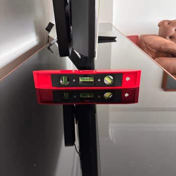 Kurulum Sonrası Televizyonun Öne Eğik Durması Ve Işık Sızması