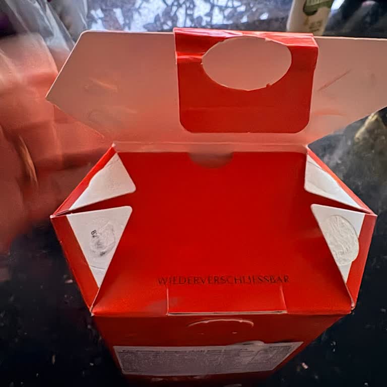 Açık Paketli Lindor Çikolata Teslimatı İçin Yanıtsızlık Ve Ücret İadesi Talebi