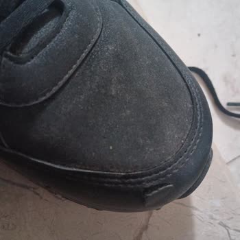 FLO Ayakkabısında Kısa Sürede Yırtılma Ve Değişim Talebi