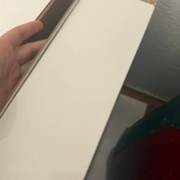 Garaj Home Mobilya’dan Gelen Dolap Hasarlı Ve Parçalar Eksik, İletişim Kurulamıyor
