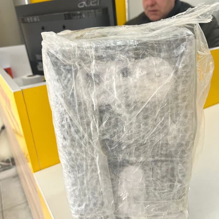 Kochler Cam Silme Robotunda İlk Kullanımda Düşme, Vakum Arızası Ve Ciddiyetsiz Servis