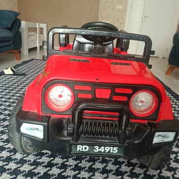 Sürekli Arızalanan Dolu Çocuk Arabası Ve Faturasız Servis İadesi Talebi