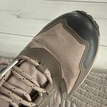 Armor Ayakkabının Hızlı Deformasyonu Ve Garanti Reddi