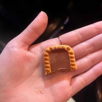 Bisküviden Çıkan Sert Plastik Parçası Sağlığımı Tehdit Ediyor