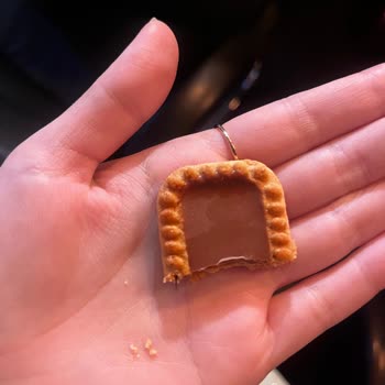 Bisküviden Çıkan Sert Plastik Parçası Sağlığımı Tehdit Ediyor