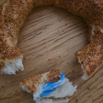 Simitte Eldiven Parçası: Hijyen Ve Sağlık Endişesi