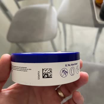 Neutrogena Nemlendirici Kremde Cilt Pul Dökülmesi Ve İade Talebi