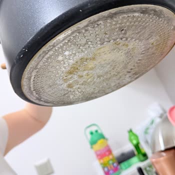 Tefal Tencerenin Tabanı Aniden Çıktı, Kullanıcı Güvenliğini Tehdit Ediyor