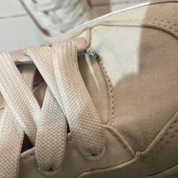 Kısa Sürede Ön Kısmı Yırtılan Ayakkabının Değiştirilmesini İstiyorum