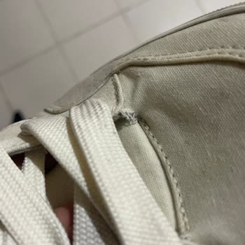 Kısa Sürede Ön Kısmı Yırtılan Ayakkabının Değiştirilmesini İstiyorum