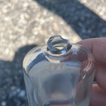 Parfüm Şişesinde Sızıntı Ve Kırık Başlık Nedeniyle Değişim Talebi