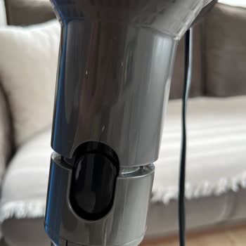 Fantom Pluto S 6000 Bin Süpürgesinin Plastik Ucunda Çatlama Ve Kalite Sorunu, Değişim Talebi