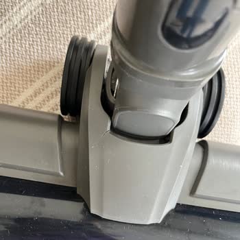 Fantom Pluto S 6000 Bin Süpürgesinin Plastik Ucunda Çatlama Ve Kalite Sorunu, Değişim Talebi